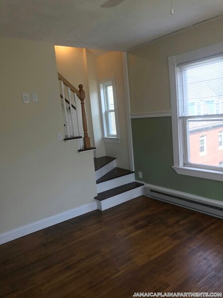 Building Photo - 18 Haverford St