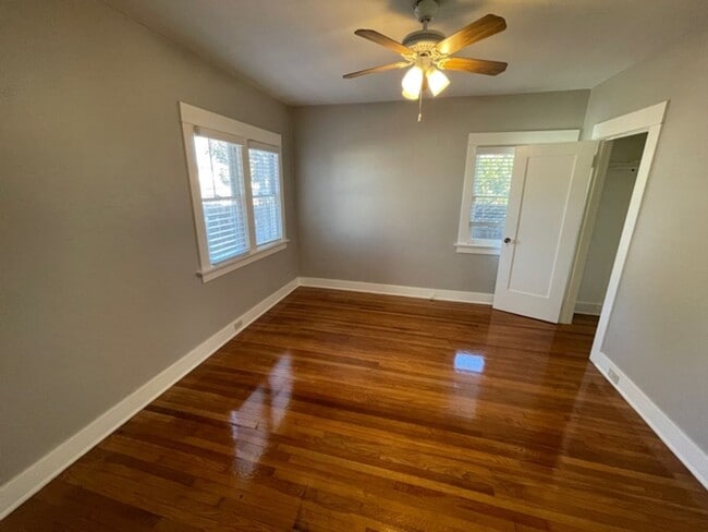 Building Photo - 2 Bedroom 1 Bath Craftsman