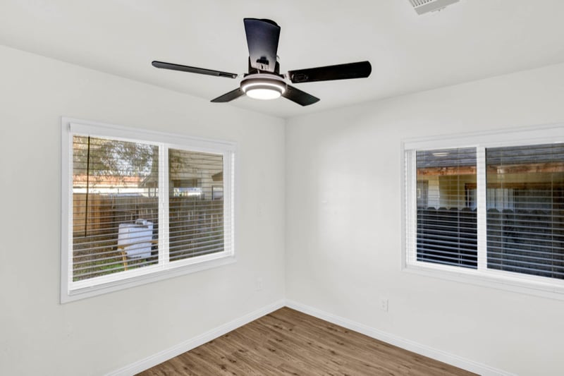 Building Photo - 526 Olive St