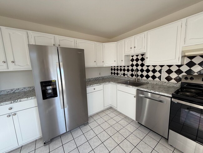 Building Photo - 415 Carrsbrook Dr