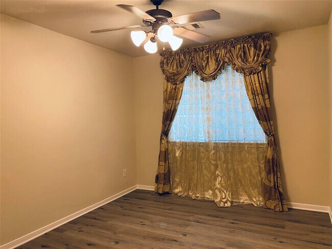Building Photo - 24710 Cobble Canyon Ln