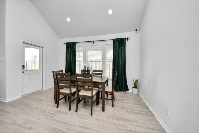 Building Photo - 1614 Sequoia Run Dr