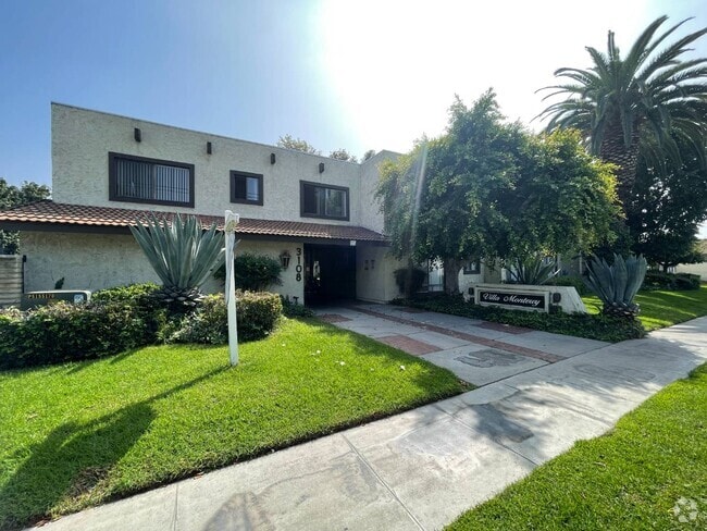 Building Photo - Villa Monterey Apartments