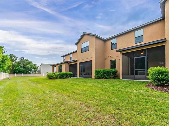 Building Photo - 2440 Seven Oaks Dr