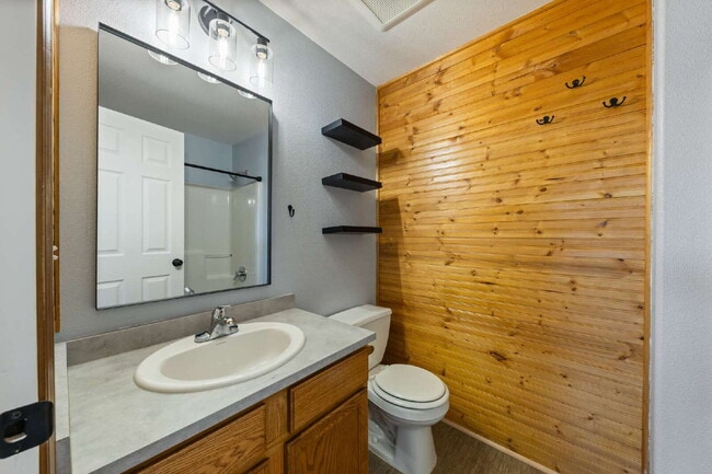 Building Photo - Updated 3 bedroom home with garage