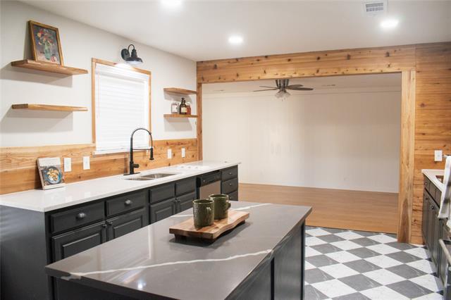 Building Photo - 2808 Peachtree Ln