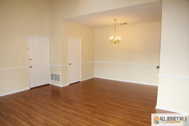 Building Photo - 9006 Tamarron Dr