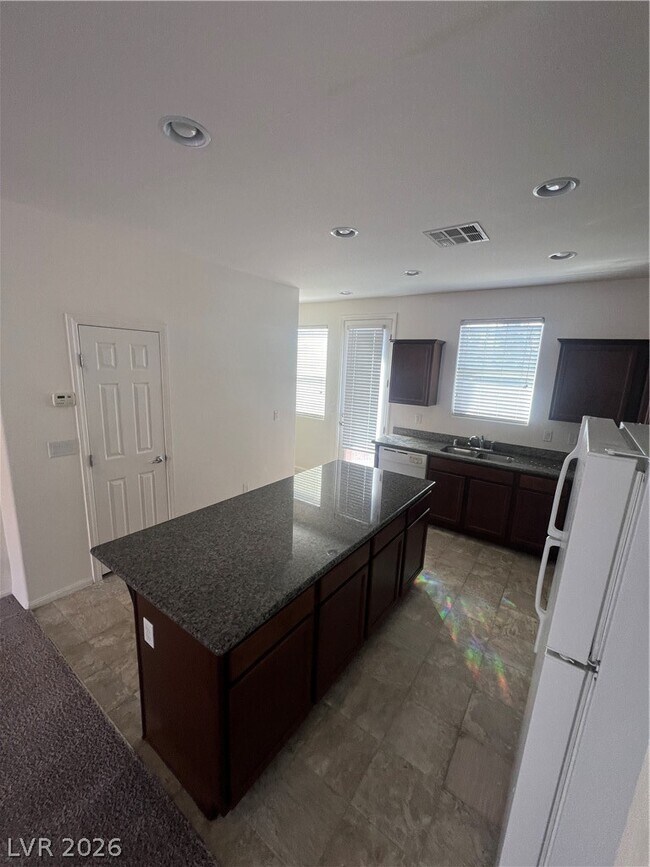 Building Photo - 4469 Days Creek Ave