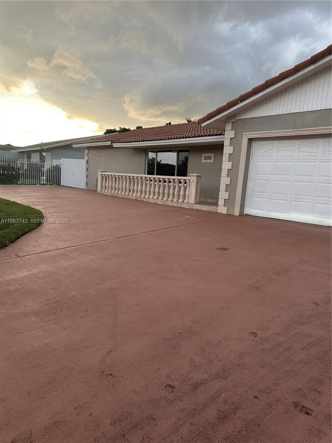 Building Photo - 10805 SW 165th Terrace