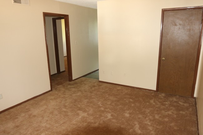 Building Photo - Westridge Apartments