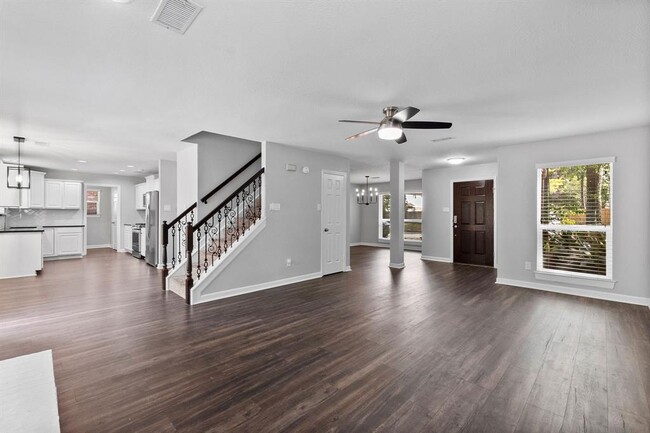 Building Photo - 231 E Golden Arrow Cir