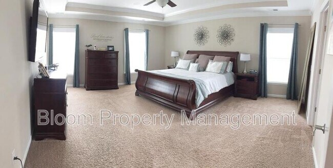 Building Photo - 5432 Kings River Dr