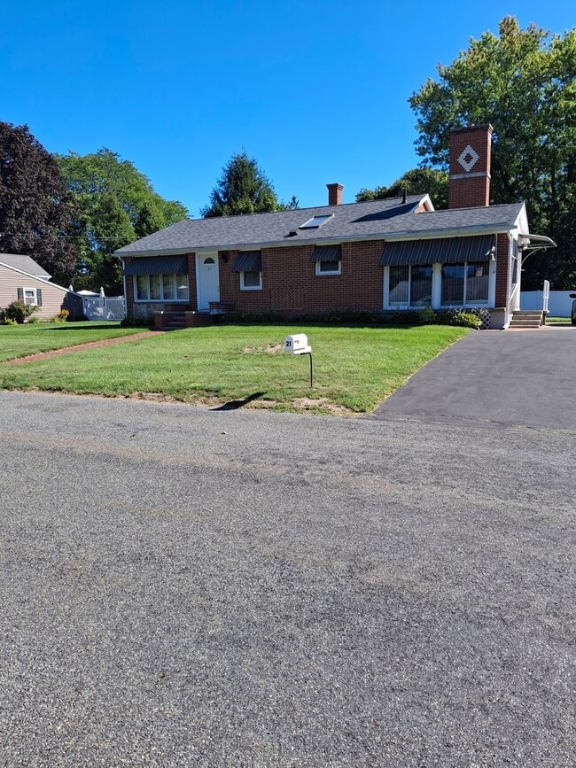 Primary Photo - Charming 3-Bedroom Home with Backyard & Of...