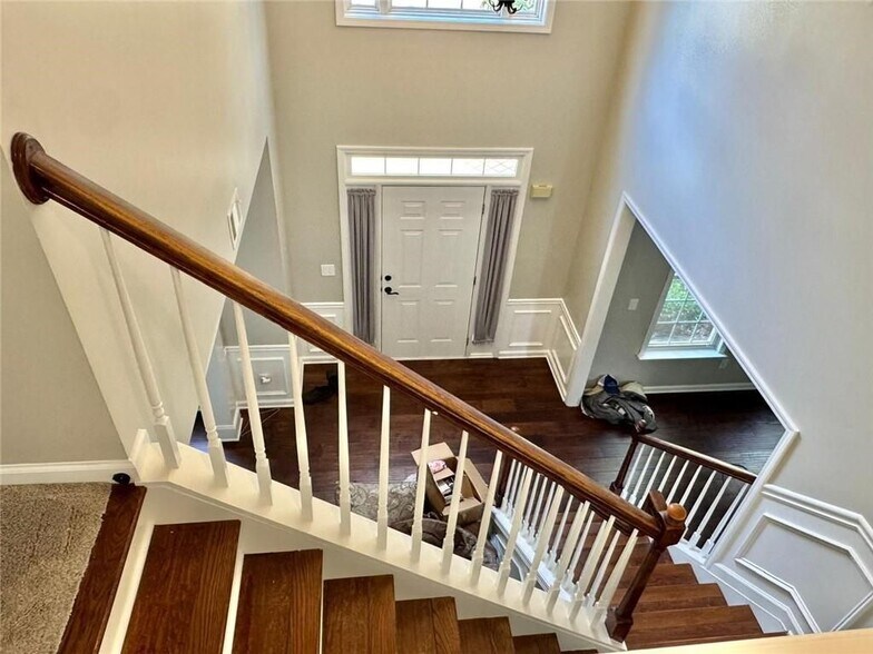 Building Photo - 230 Albrighton Ct