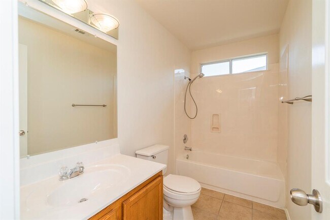 Building Photo - 517 Emma Rose Trail