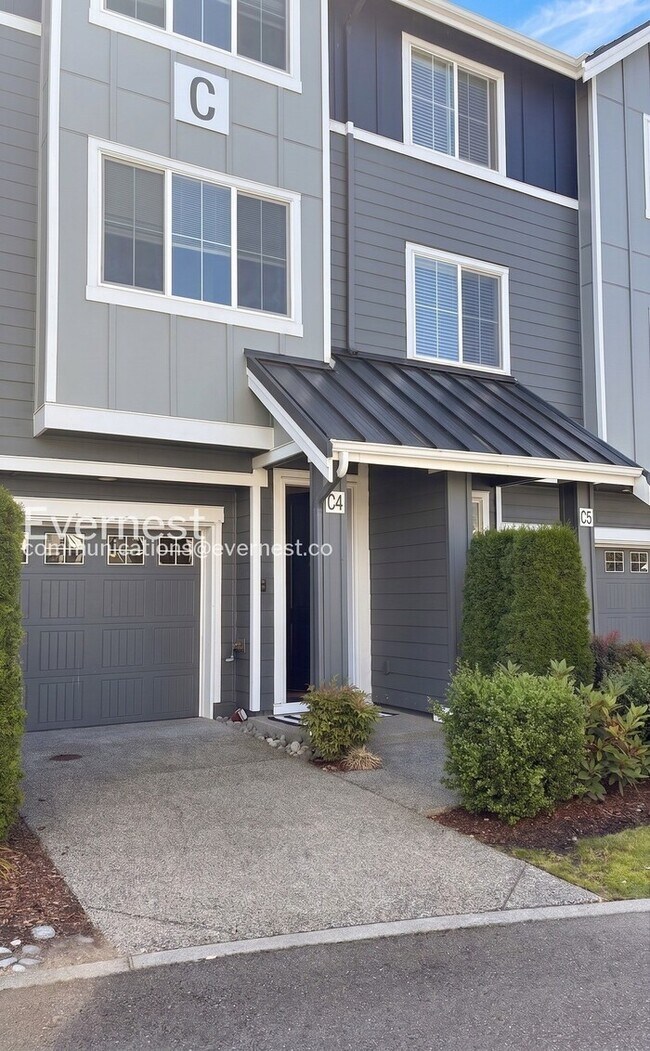 Building Photo - 2-Bed/2.5-Bath Townhome/Voucher Accepted/Available Soon!