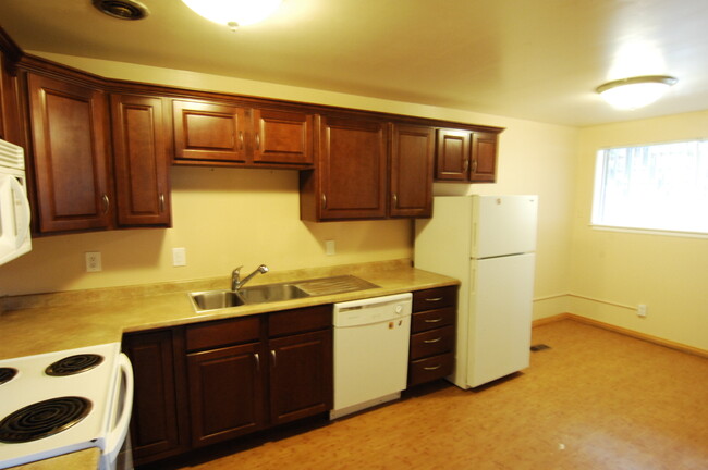 Building Photo - Great 2 Bedroom Apartment