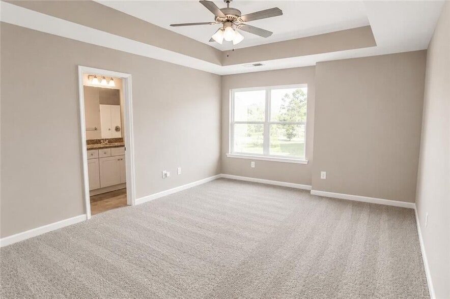 Building Photo - 100 Squarewood Ln NW