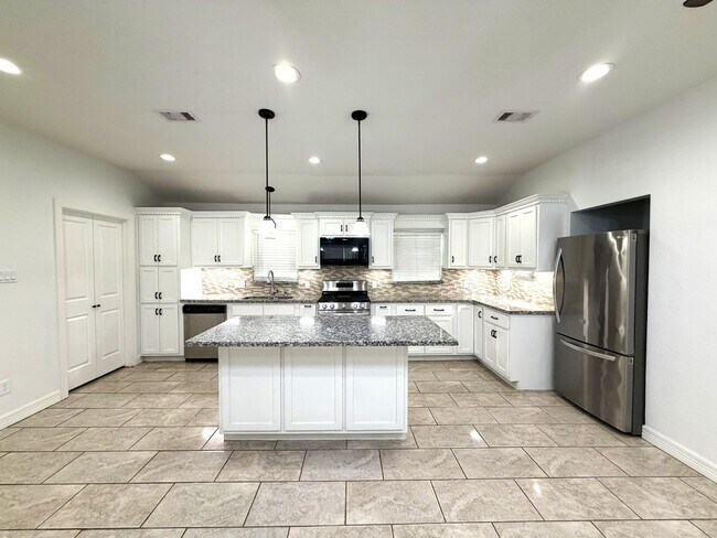 Building Photo - 5763 Westover St