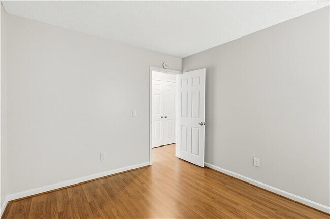 Building Photo - 3447 Kingswood Run