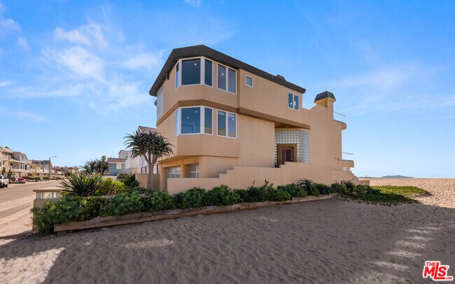 Building Photo - 3461 Ocean Dr