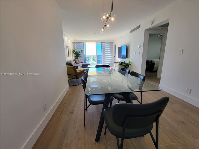 Building Photo - 2501 S Ocean Dr