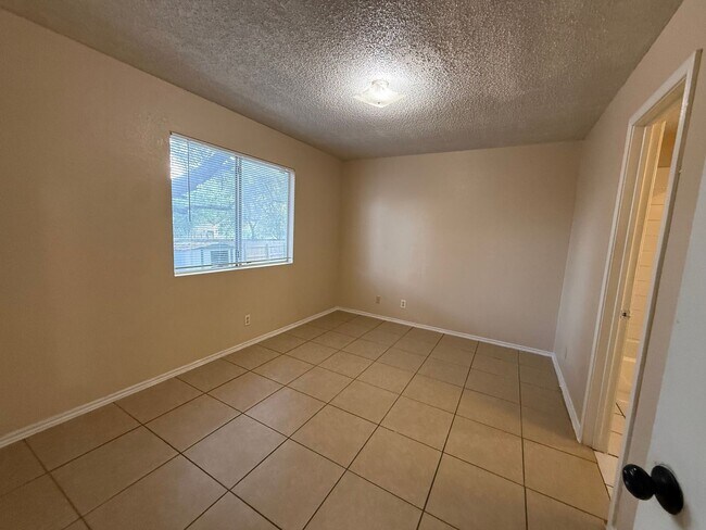 Building Photo - 11606 Castle Rock Ct