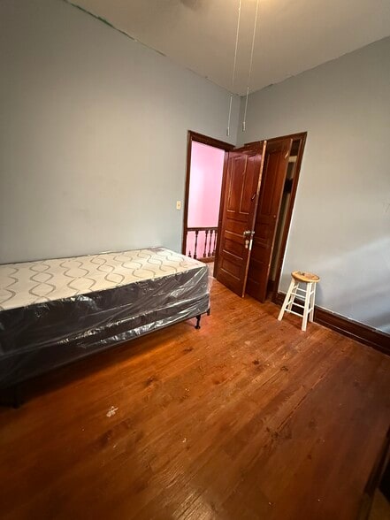 Building Photo - 1236 N Redfield St