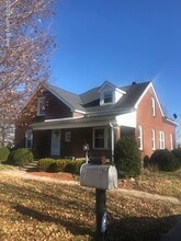 Building Photo - 2167 Eminence