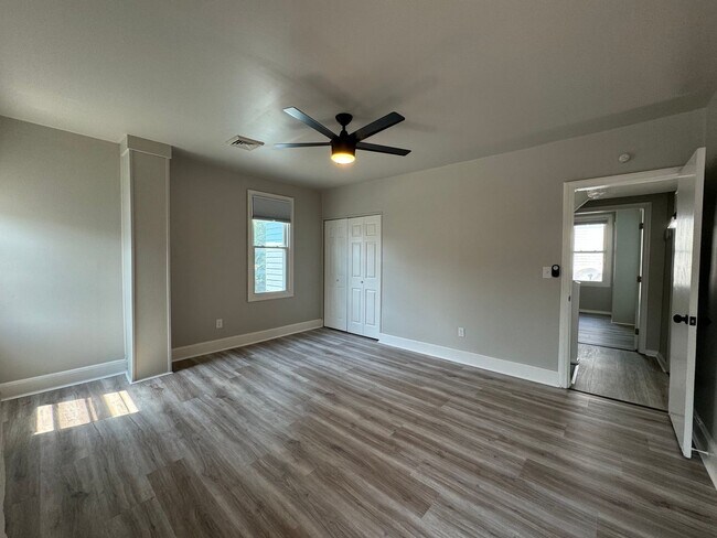 Building Photo - Beautifully Renovated 3 Bedroom Home in York