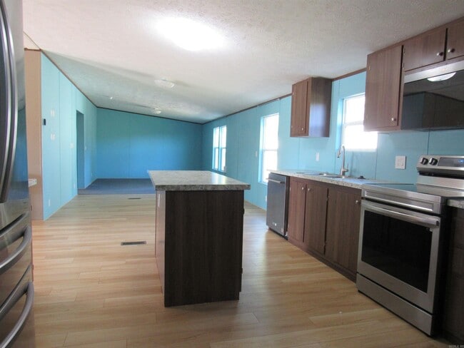Building Photo - 12 Flintstone Cove