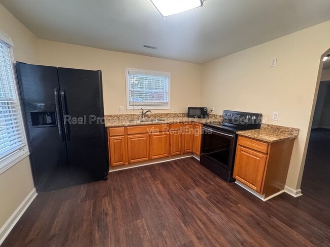 Building Photo - 1505 Axum Rd