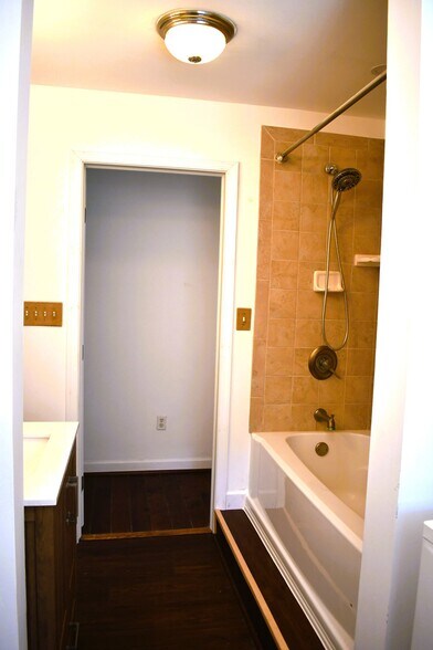 Building Photo - 11601 Heron Dr