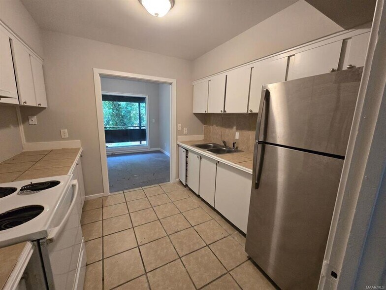 Building Photo - 3719 Wesley Dr