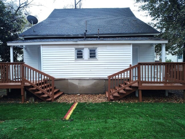 Building Photo - 110 Huger St