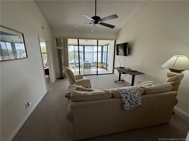 Building Photo - 6142 SE Landing Way
