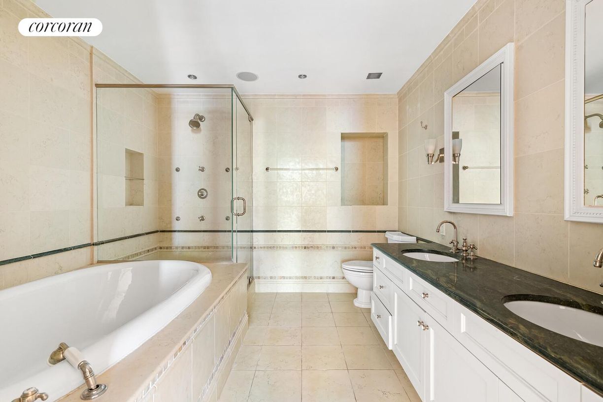 Building Photo - 37 W 87th St