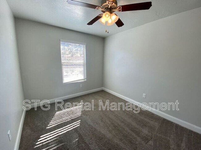 Building Photo - 3132 S Relic Ridge Dr
