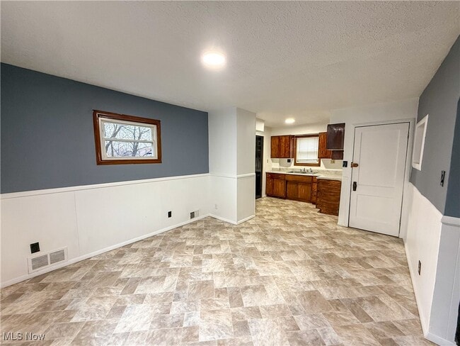 Building Photo - 1206 Pitkin Ave