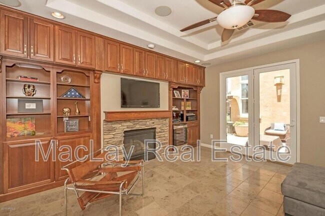 Building Photo - 2029 E Hackberry Pl