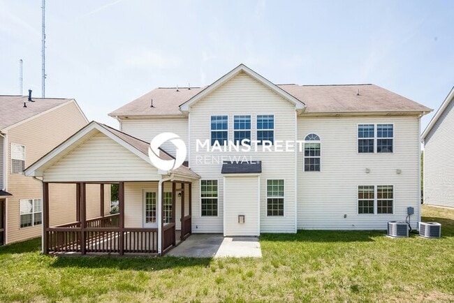 Building Photo - 5 Bedroom Pet-Friendly Home in Charlotte, ...