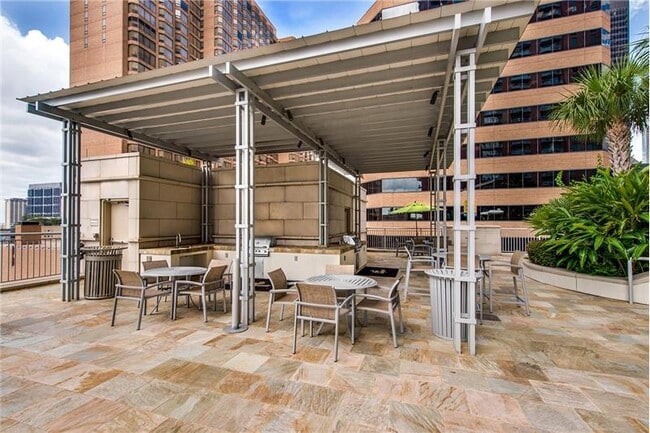 Building Photo - 1401 McKinney St