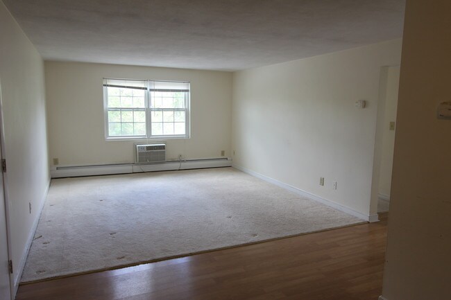 Building Photo - 105 Westgate Dr