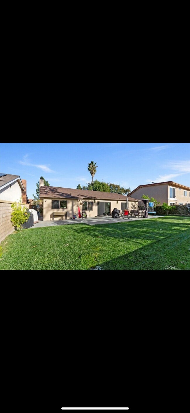 Building Photo - 24911 Via Santa Cruz