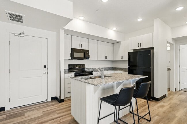 Building Photo - Harding Ave Lofts
