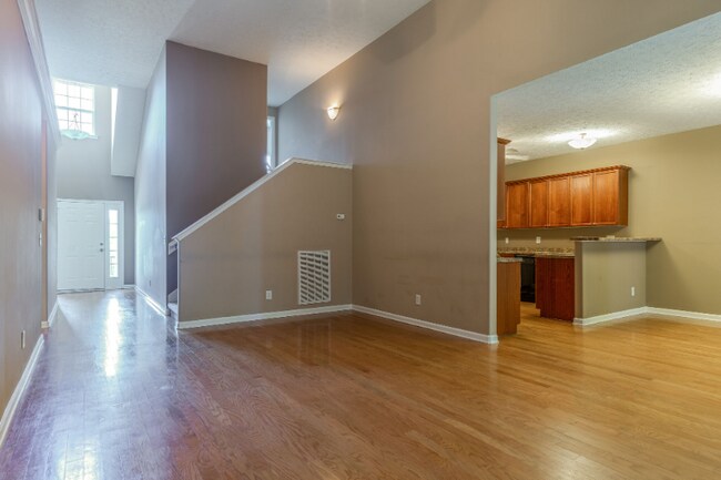 Building Photo - 1800 Woodland Pointe Dr