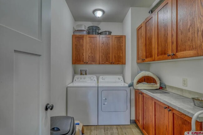 Building Photo - 420 Ponderosa Dr