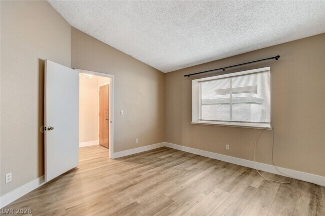 Building Photo - 6632 Wheelbarrow Peak Dr