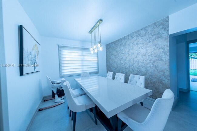 Building Photo - 1221 W Camino Real