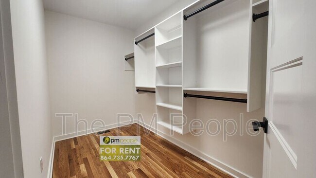Building Photo - 113 St Lo Cir